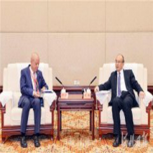 许勤会见跨国企业河北行活动重要嘉宾