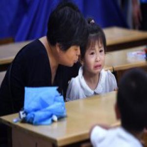 暑假班火爆 家长孩子齐感叹:比上学更累