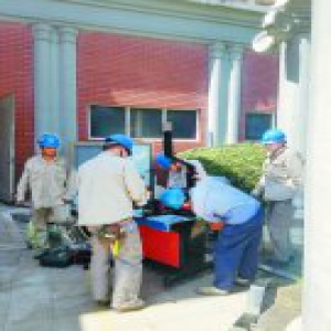 供电公司4次上门排查故障 青岛嘉园居民不再受停电苦