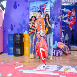 阿K出席活动 精彩街舞跳出自如生活态度