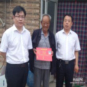 中国银行沧州南皮支行到定点扶贫村开展“党日”活动