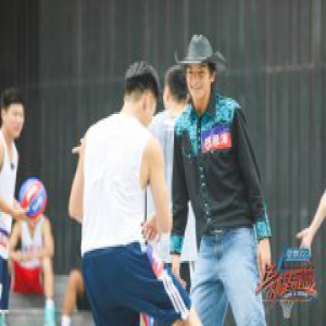 《这就是灌篮》惊现篮球巨星巴特尔 李易峰评球员“打球有小动作”