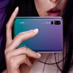 华为P20系列：AI摄影让你随身携带化妆师