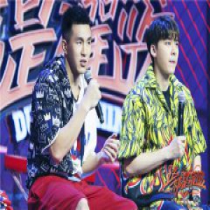 周杰伦林书豪场外“解说” 最强球衣争夺战打响