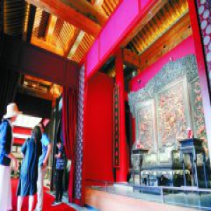 宣德年香几、军机处椅子……故宫南大库家具馆开放