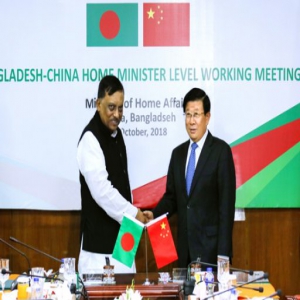 赵克志与孟加拉国内政部部长阿萨杜扎曼·汗举行会谈