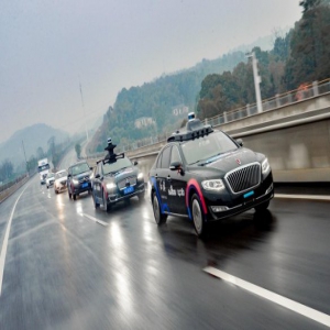 全国首例多车型高速无人驾驶及车路协同演示引爆AI势能 Apollo车队湘江开跑