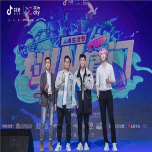 张欣尧深情歌声见证全能之路