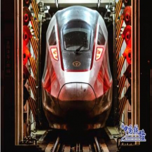 地表最强洗车！复兴号另类大片来袭