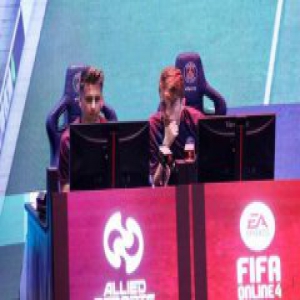 法甲豪门PSG对战中超申花 不踢足球打电竞