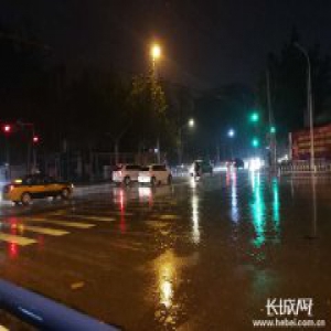 河北发布暴雨蓝色预警 明后两天将迎新一轮大范围强降雨