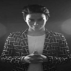 陈奕天暗黑系痞坏写真 一撇嘴笑出让人寒颤的感觉