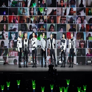 威神V全球线上演唱会圆满成功