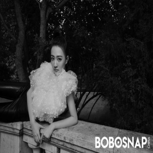  徐璐最新时尚大片曝光 乐天派少女尽显灵动俏皮