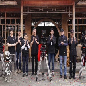 冯小刚陈冲中国版《忠犬八公》开机 定档12月31日陪你跨年