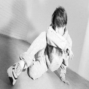 95后人气偶像王一博受邀登《VOGUE ME》四月刊